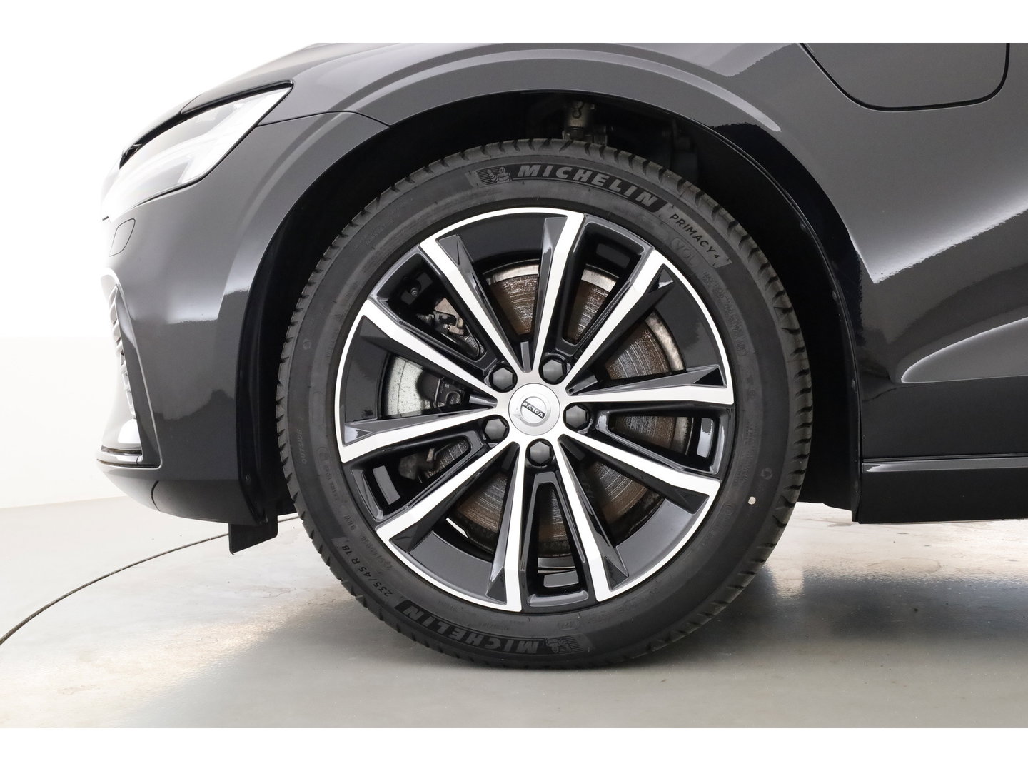 Volvo V60 2.0 T6 Plug-in hybrid AWD Plus Dark | Leer | Stoel + stuuverwarming | Camera |