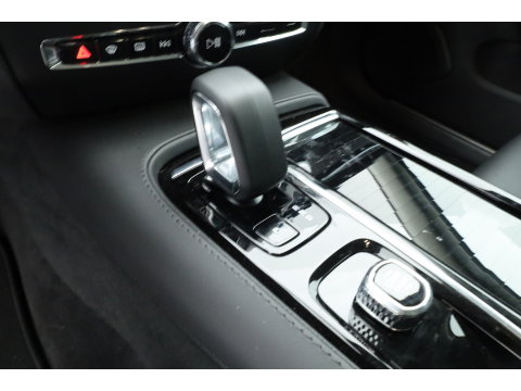 Volvo V60 2.0 T6 Plug-in hybrid AWD Plus Dark | Leer | Stoel + stuuverwarming | Camera |