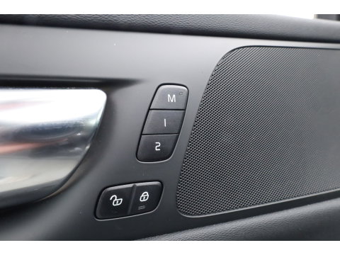 Volvo V60 2.0 T6 Plug-in hybrid AWD Plus Dark | Leer | Stoel + stuuverwarming | Camera |