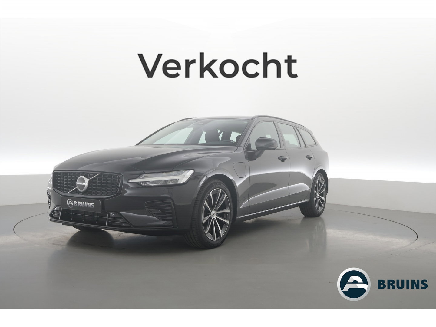 Volvo V60 2.0 T6 Plug-in hybrid AWD Plus Dark | Leer | Stoel + stuuverwarming | Camera |