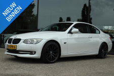 BMW 3 Serie - COUPÉ 320I BUSINESS LINE M-SPORT | SCHUIFDAK | XENON | HARMAN/KARDON | KEY-LESS | LEDER | NAVI | TREKHAAK