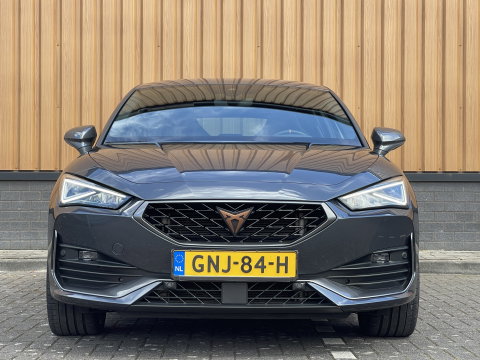 CUPRA Leon 1.4 e-Hybrid VZ Adrenaline | Apple Carplay | Android Auto | Stoelverwarming | Stuurwielverwarming | DAB | Camera | Lane Assist | Adaptieve Cruise Control | LED | Sfeerverlichting |