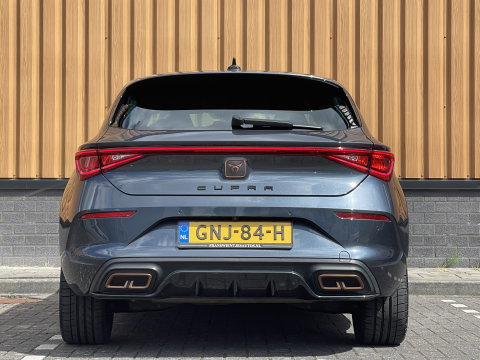CUPRA Leon 1.4 e-Hybrid VZ Adrenaline | Apple Carplay | Android Auto | Stoelverwarming | Stuurwielverwarming | DAB | Camera | Lane Assist | Adaptieve Cruise Control | LED | Sfeerverlichting |