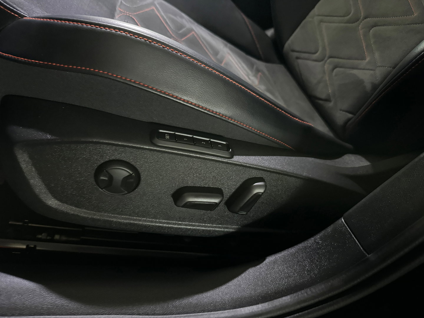 SEAT Leon 1.4 TSI eHybrid PHEV FR Business Pano|Memory|BTW