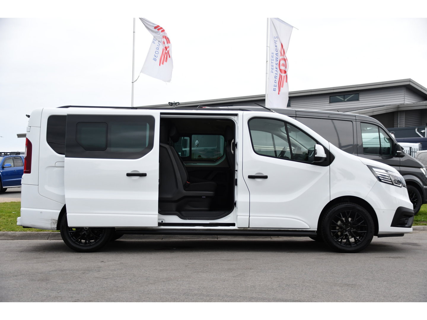 Renault Trafic 2.0 Blue dCi EDC 170 T29 L2H1 Anniversary Extra DC Virtual, Cruise, Camera, Carplay, LED, 170pk, Trekhaak, Stoelverwarming, multimedia, Sensoren, Uniek!