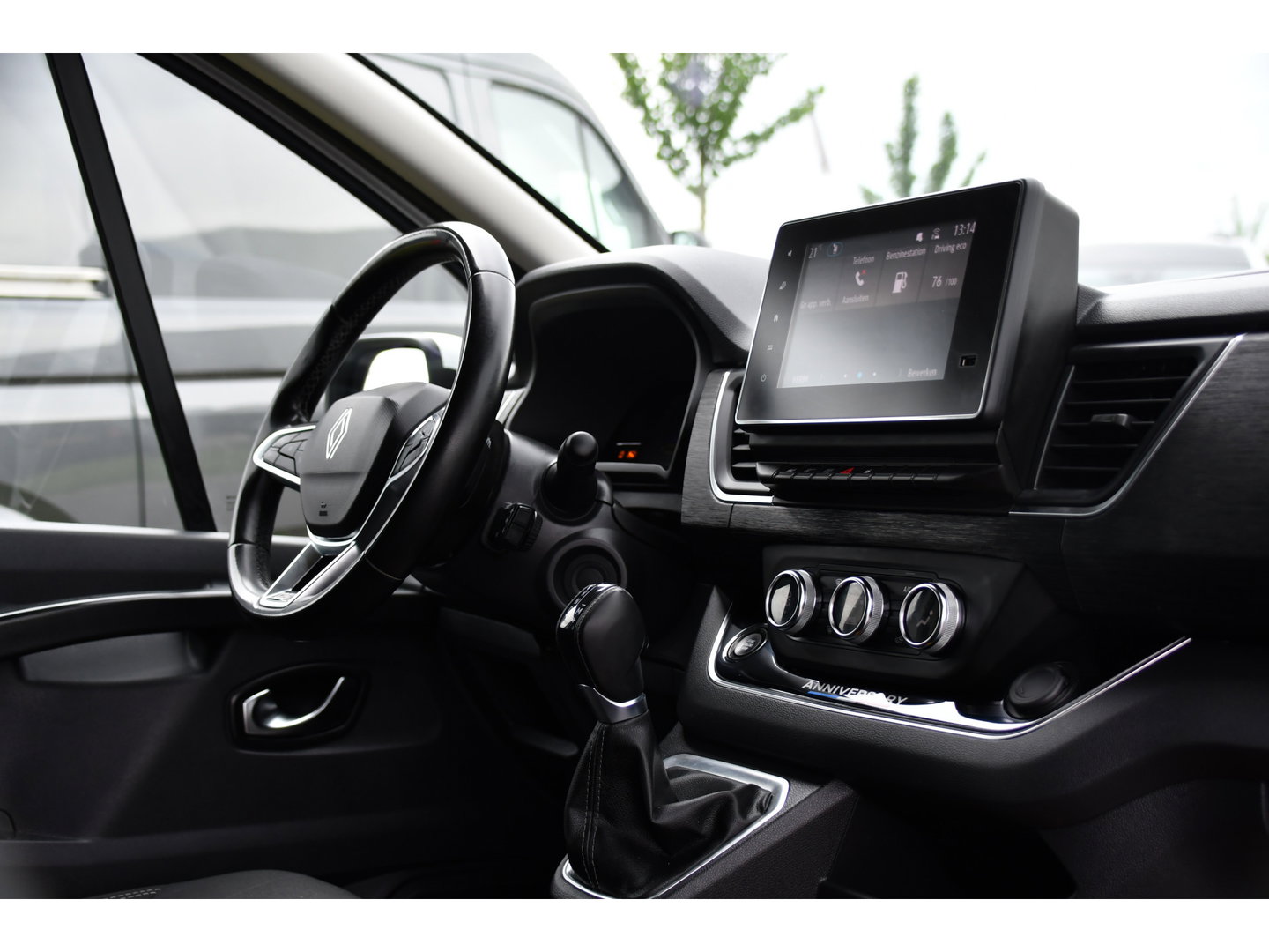 Renault Trafic 2.0 Blue dCi EDC 170 T29 L2H1 Anniversary Extra DC Virtual, Cruise, Camera, Carplay, LED, 170pk, Trekhaak, Stoelverwarming, multimedia, Sensoren, Uniek!