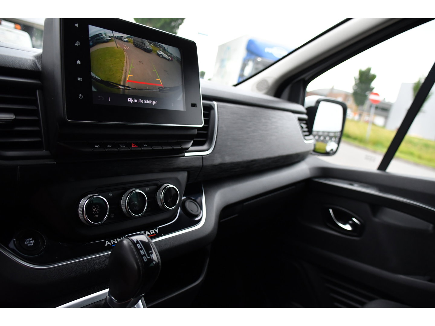 Renault Trafic 2.0 Blue dCi EDC 170 T29 L2H1 Anniversary Extra DC Virtual, Cruise, Camera, Carplay, LED, 170pk, Trekhaak, Stoelverwarming, multimedia, Sensoren, Uniek!