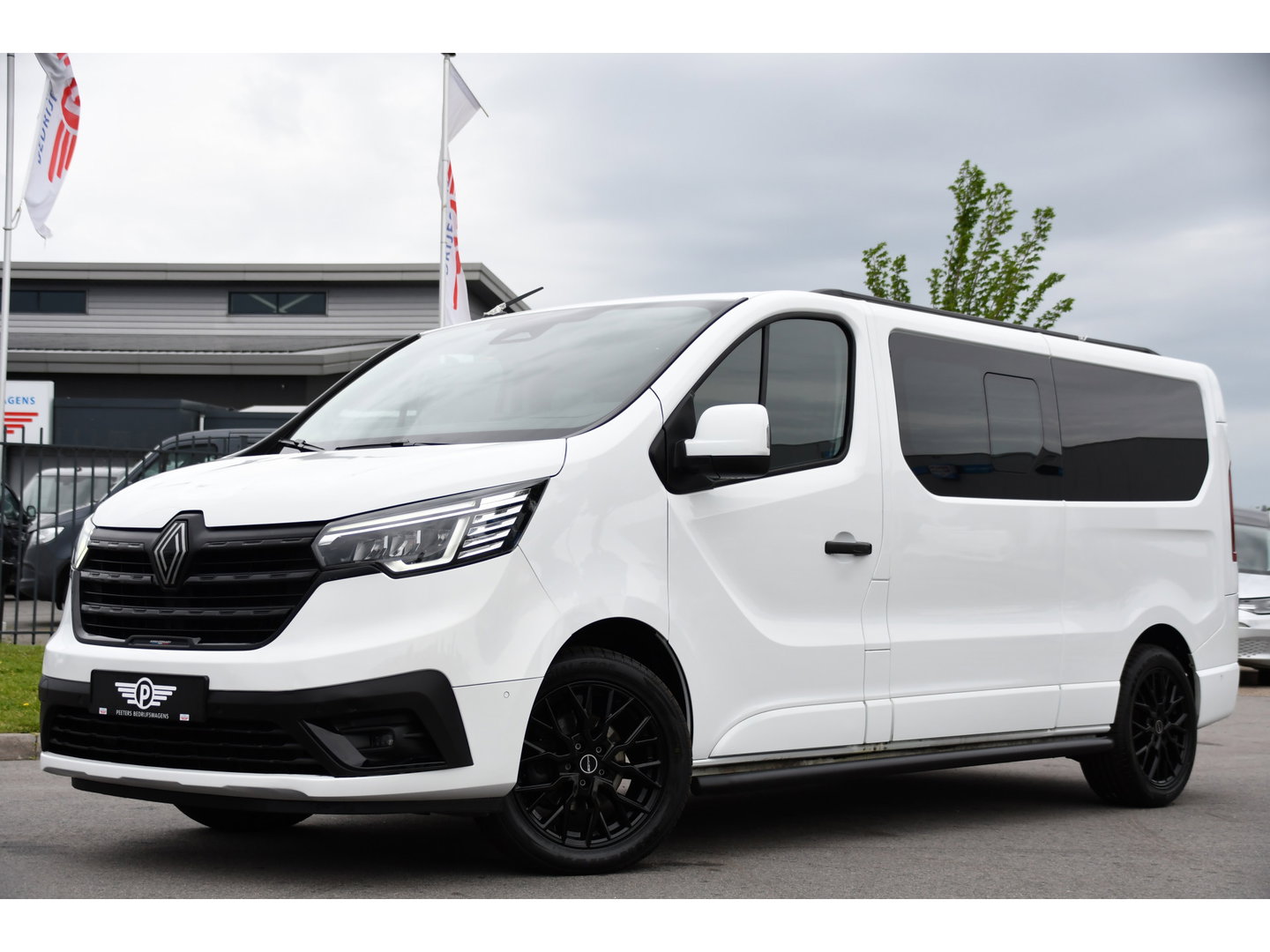 Renault Trafic 2.0 Blue dCi EDC 170 T29 L2H1 Anniversary Extra DC Virtual, Cruise, Camera, Carplay, LED, 170pk, Trekhaak, Stoelverwarming, multimedia, Sensoren, Uniek!