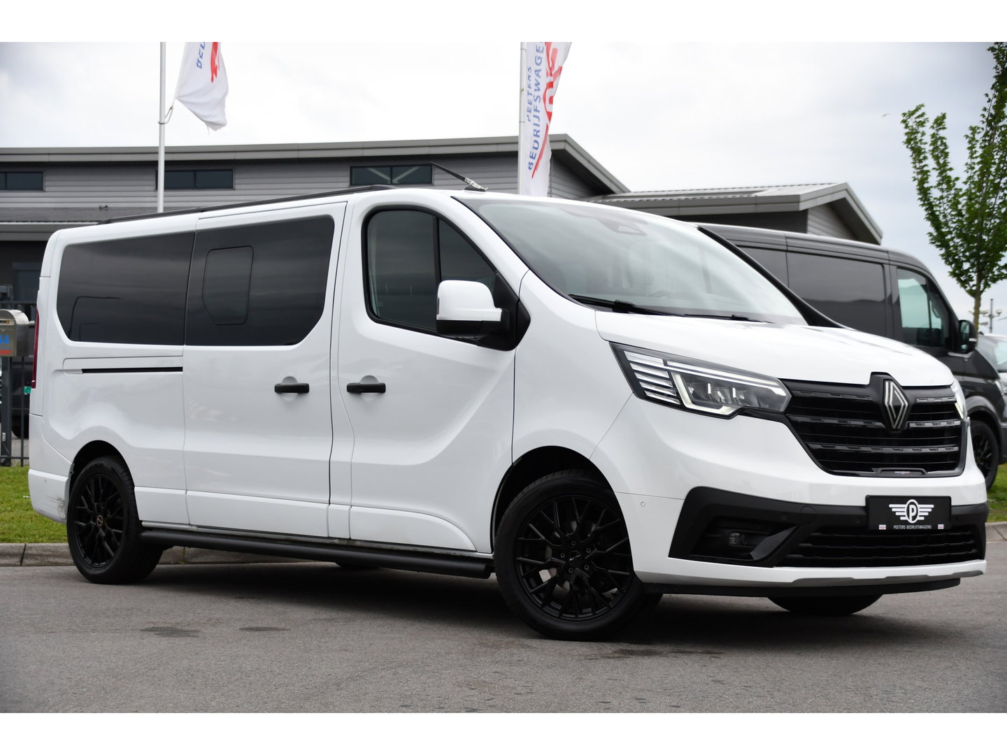 Renault Trafic 2.0 Blue dCi EDC 170 T29 L2H1 Anniversary Extra DC Virtual, Cruise, Camera, Carplay, LED, 170pk, Trekhaak, Stoelverwarming, multimedia, Sensoren, Uniek!