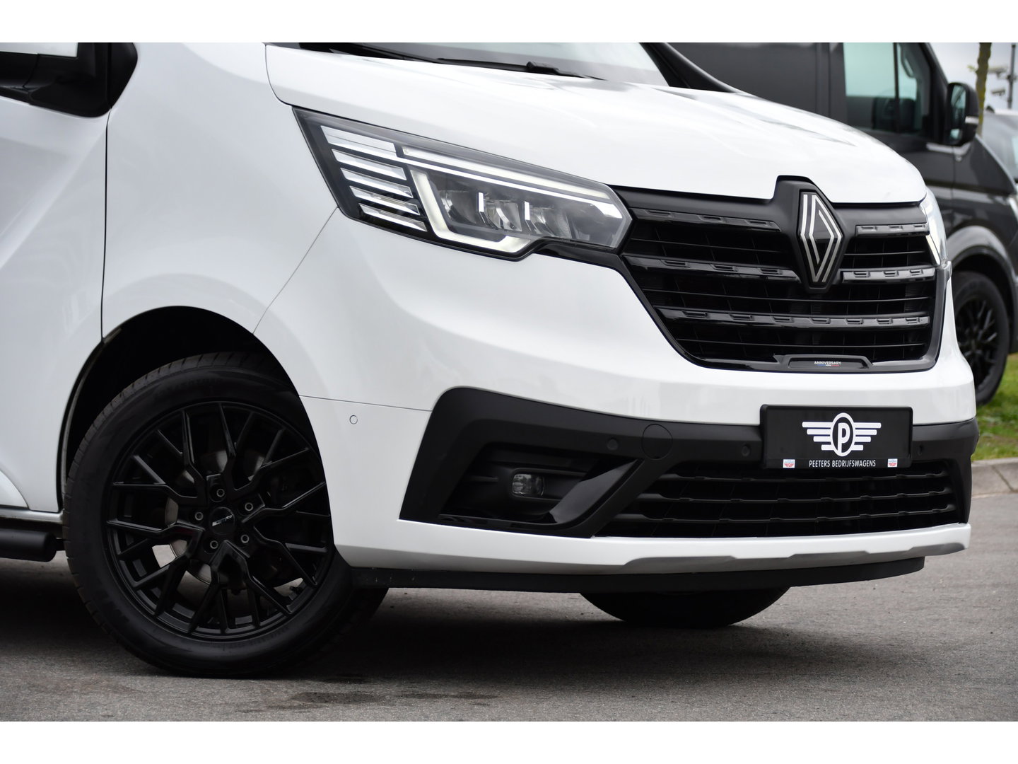 Renault Trafic 2.0 Blue dCi EDC 170 T29 L2H1 Anniversary Extra DC Virtual, Cruise, Camera, Carplay, LED, 170pk, Trekhaak, Stoelverwarming, multimedia, Sensoren, Uniek!