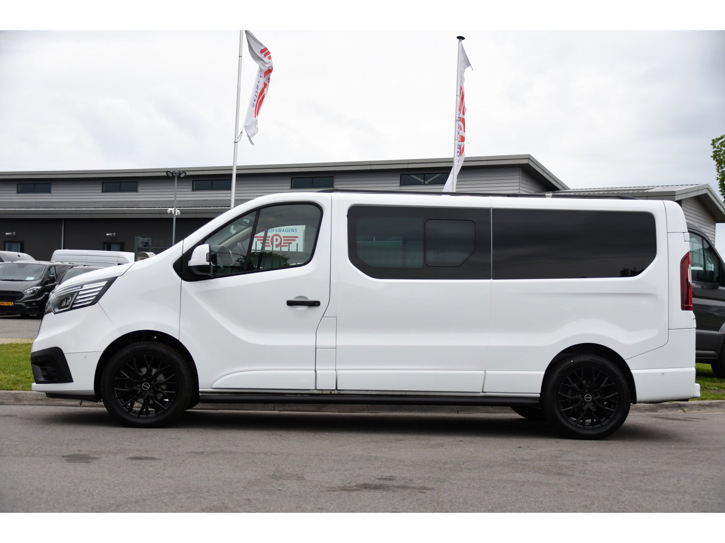 Renault Trafic 2.0 Blue dCi EDC 170 T29 L2H1 Anniversary Extra DC Virtual, Cruise, Camera, Carplay, LED, 170pk, Trekhaak, Stoelverwarming, multimedia, Sensoren, Uniek!