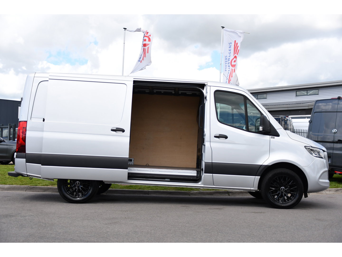 Mercedes-Benz Sprinter 317 1.9 CDI L2H1 RWD PB Edition Cruise, Camera, Carplay, LED, Mbux, Stoelverwarming, 170pk, Automaat, Uniek!