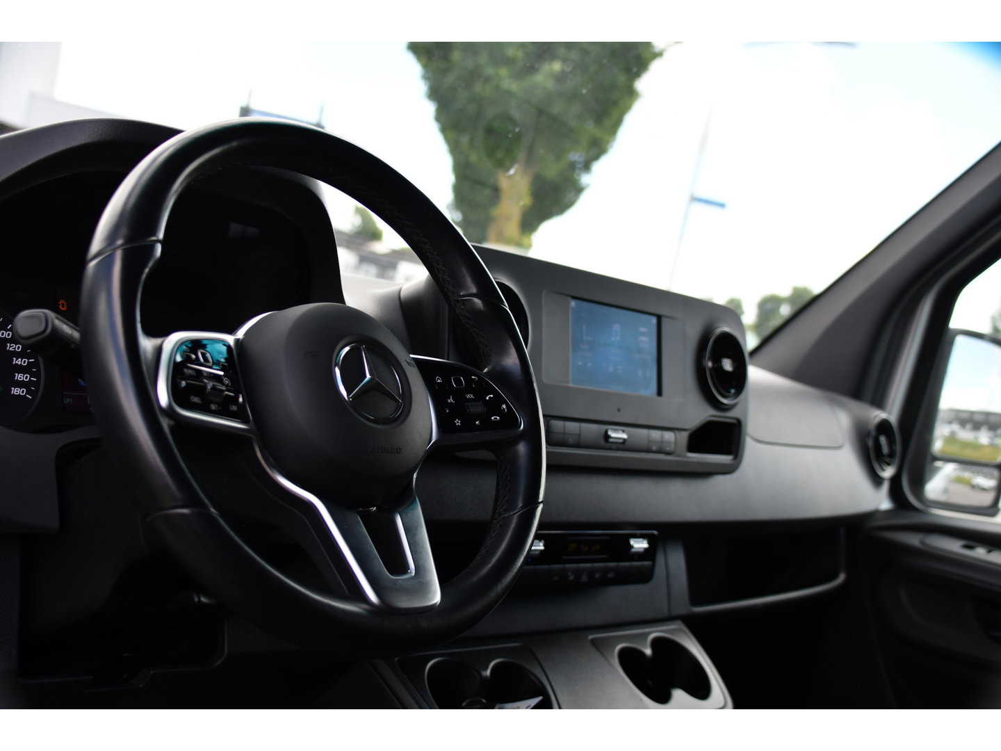 Mercedes-Benz Sprinter 317 1.9 CDI L2H1 RWD PB Edition Cruise, Camera, Carplay, LED, Mbux, Stoelverwarming, 170pk, Automaat, Uniek!