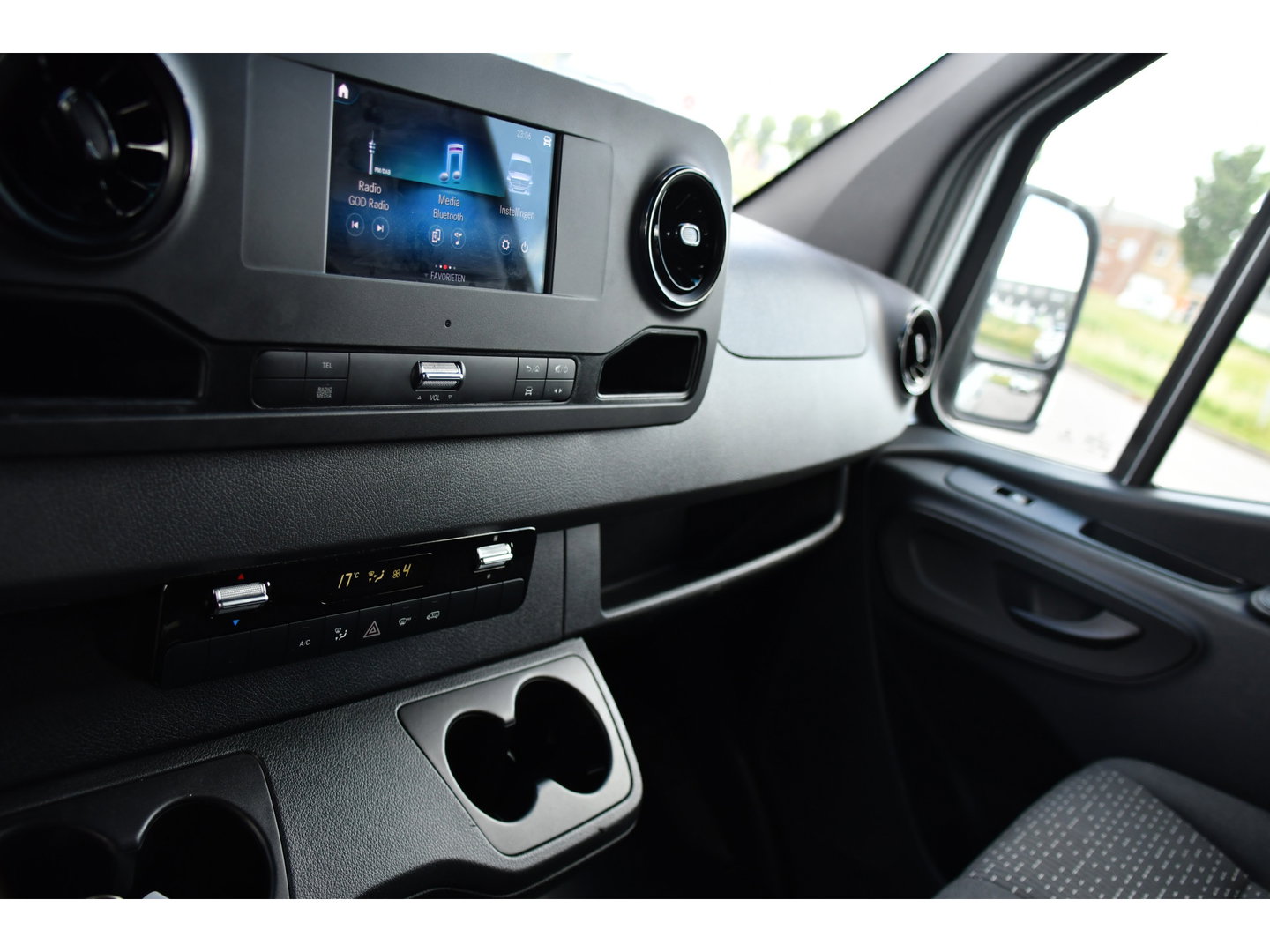 Mercedes-Benz Sprinter 317 1.9 CDI L2H1 RWD PB Edition Cruise, Camera, Carplay, LED, Mbux, Stoelverwarming, 170pk, Automaat, Uniek!