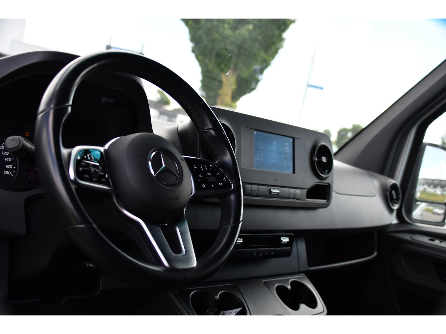 Mercedes-Benz Sprinter 317 1.9 CDI L2H1 RWD PB Edition Cruise, Camera, Carplay, LED, Mbux, Stoelverwarming, 170pk, Automaat, Uniek!