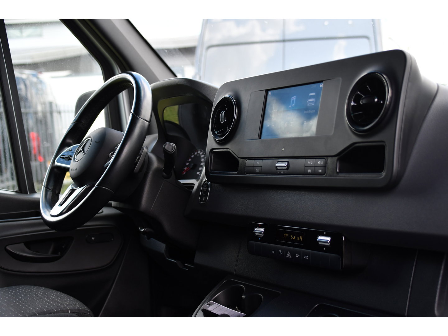 Mercedes-Benz Sprinter 317 1.9 CDI L2H1 RWD PB Edition Cruise, Camera, Carplay, LED, Mbux, Stoelverwarming, 170pk, Automaat, Uniek!