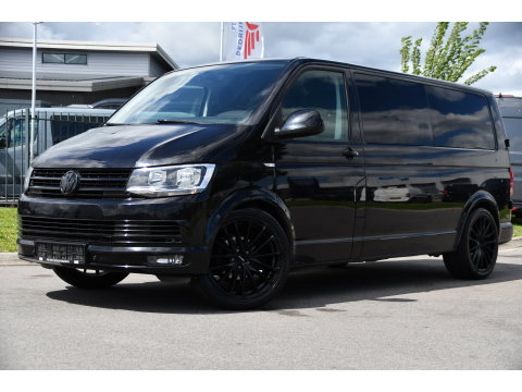 Volkswagen Transporter 2.0 TDI L2H1 Highline Black Edition Cruise, Sensoren, Airco, 140pk, Automaat, Trekhaak, Voorruit verwarming, Uniek!