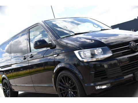 Volkswagen Transporter 2.0 TDI L2H1 Highline Black Edition Cruise, Sensoren, Airco, 140pk, Automaat, Trekhaak, Voorruit verwarming, Uniek!