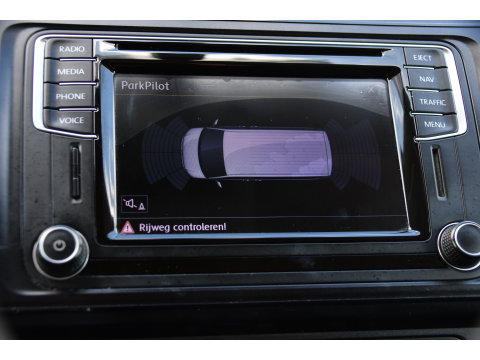 Volkswagen Transporter 2.0 TDI L2H1 Highline Black Edition Cruise, Sensoren, Airco, 140pk, Automaat, Trekhaak, Voorruit verwarming, Uniek!
