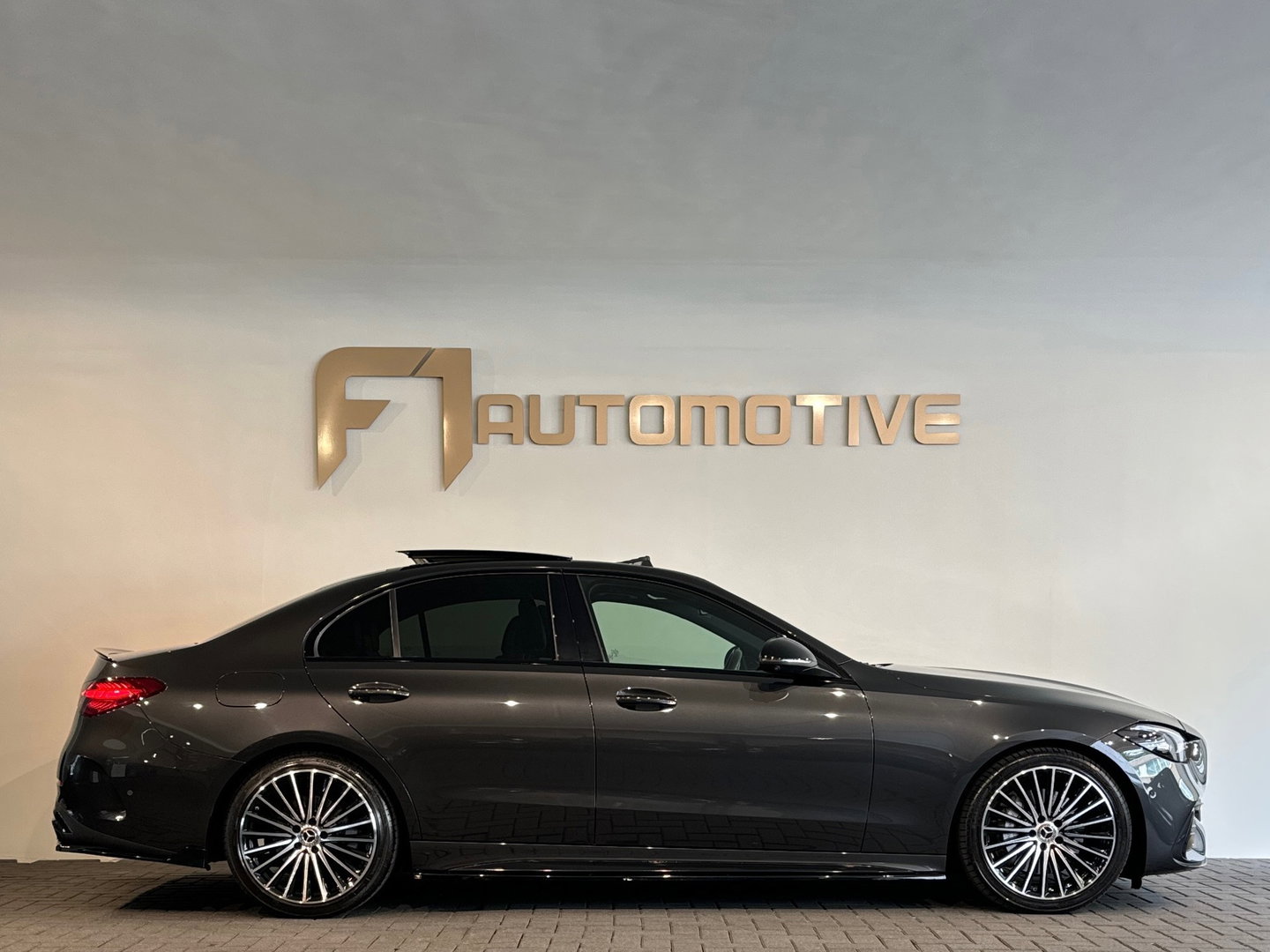 Mercedes-Benz C-Klasse 200 Launch AMG Pano|HuD|Burmester|Memory