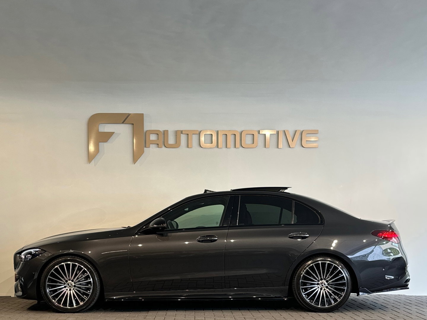 Mercedes-Benz C-Klasse 200 Launch AMG Pano|HuD|Burmester|Memory