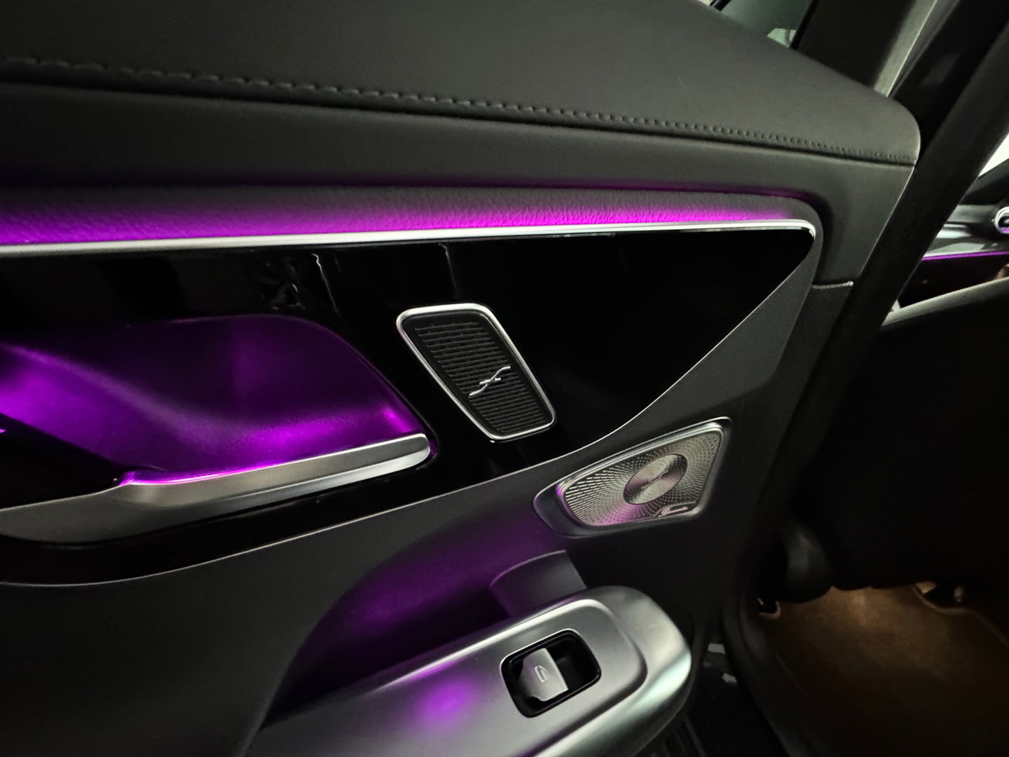 Mercedes-Benz C-Klasse 200 Launch AMG Pano|HuD|Burmester|Memory