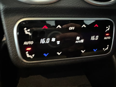 Mercedes-Benz C-Klasse 200 Launch AMG Pano|HuD|Burmester|Memory