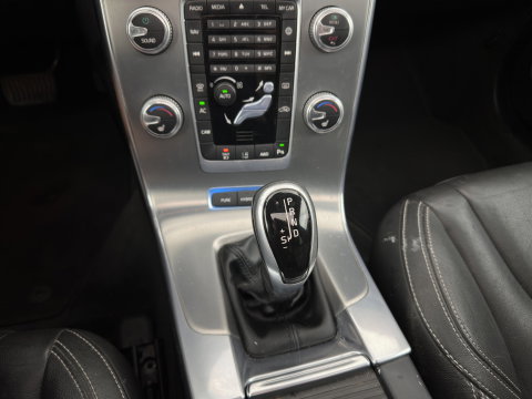 Volvo V60 2.4 D5 Twin Engine Special Edition (Plug-In) (INCL-BTW) Aut. *PANO | LEATHER | ADAPTIVE-CRUISE | XENON | BLIS | MEMORY-PACK | CAMERA | HEATED-SPORTSEATS | NAVI-FULLMAP | PRIVACYGLASS | ECC | PDC | TOWBAR | 18''ALU*