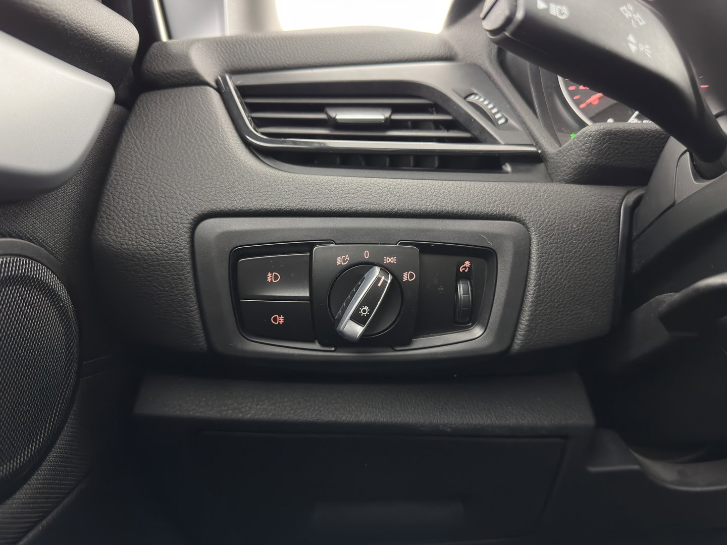 BMW 2 Serie Gran Tourer 220d xDrive [ 7-Pers. ] Aut. *HEAD-UP | FULL-LED | ADAPTIVE-CRUISE | HEATED-SPORTSEATS | NAVI-FULLMAP | ECC | TOWBAR | PDC | 17''ALU*