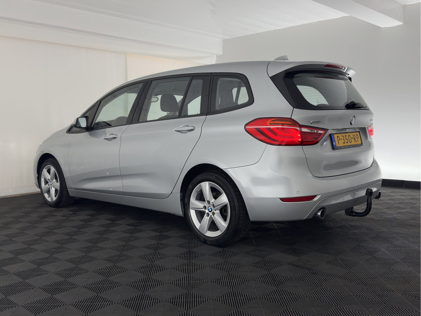 BMW 2 Serie Gran Tourer 220d xDrive [ 7-Pers. ] Aut. *HEAD-UP | FULL-LED | ADAPTIVE-CRUISE | HEATED-SPORTSEATS | NAVI-FULLMAP | ECC | TOWBAR | PDC | 17''ALU*