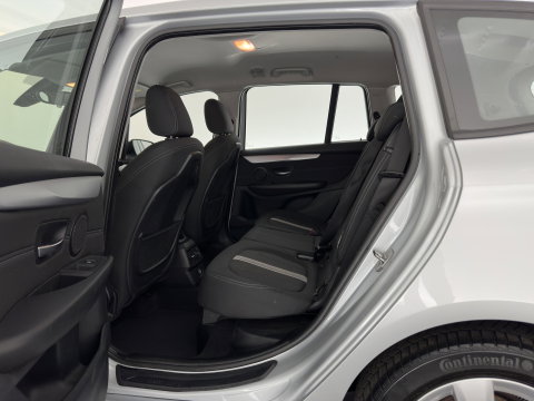 BMW 2 Serie Gran Tourer 220d xDrive [ 7-Pers. ] Aut. *HEAD-UP | FULL-LED | ADAPTIVE-CRUISE | HEATED-SPORTSEATS | NAVI-FULLMAP | ECC | TOWBAR | PDC | 17''ALU*