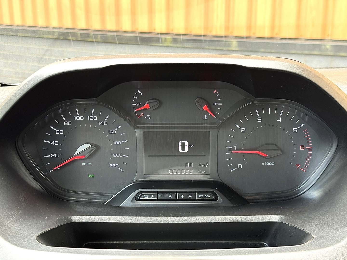Peugeot Partner 1.5 BlueHDI Premium | Apple Carplay | Airconditioning | Stop&GO | DAB | Parkeersensoren | Bluetooth |