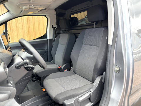 Peugeot Partner 1.5 BlueHDI Premium | Marge! | Apple Carplay | Airconditioning | Stop&GO | DAB | Parkeersensoren | Bluetooth |