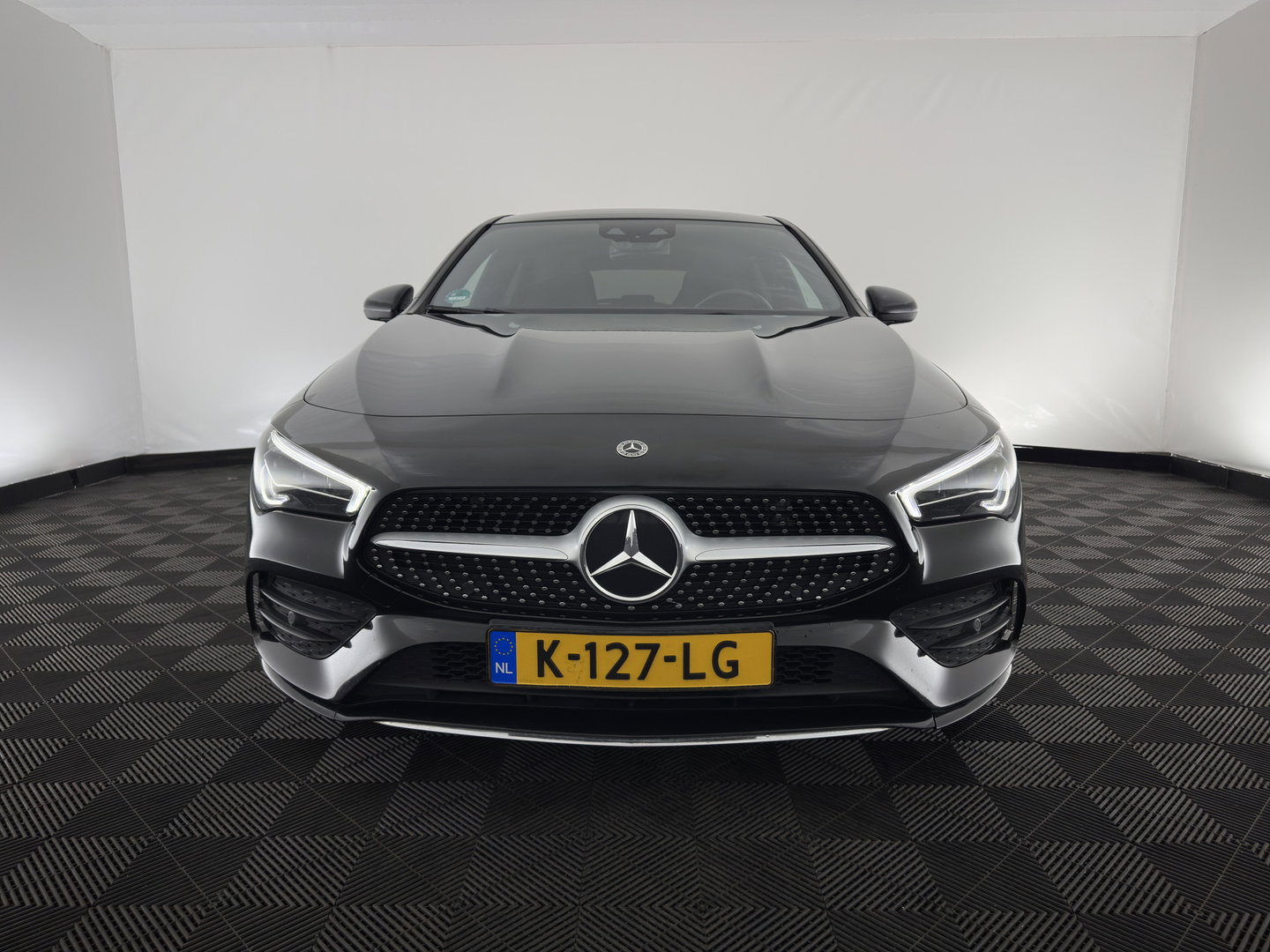 Mercedes-Benz CLA-Klasse Shooting Brake 200 AMG Sportpack Business Solution (INCL-BTW) Aut. *PANO | LEATHER-MICROFIBRE | MULTIBEAM | MEMORY-PACK | AMBIENTLIGHT | HEATED-SPORTSEATS | WIDESCREEN-COCKPIT | DAB+ | NAVI-FULLMAP | CAMERA | PRIVACYGLASS | 18''ALU*
