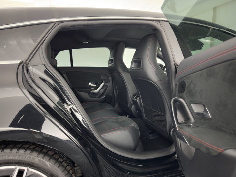 Mercedes-Benz CLA-Klasse Shooting Brake 200 AMG Sportpack Business Solution (INCL-BTW) Aut. *PANO | LEATHER-MICROFIBRE | MULTIBEAM | MEMORY-PACK | AMBIENTLIGHT | HEATED-SPORTSEATS | WIDESCREEN-COCKPIT | DAB+ | NAVI-FULLMAP | CAMERA | PRIVACYGLASS | 18''ALU*