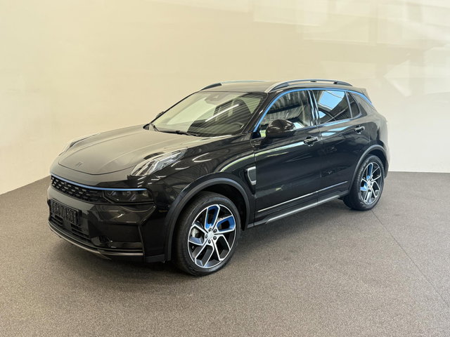 Lynk & Co 01 - 1.5 Automaat Panoramadak Virtual Cockpit Adaptieve Cruise Control Full Led 20" Licht Metalen velgen Parkeersensoren voor&achter + Camera