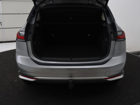BMW 2 Serie Active Tourer 225e xDrive Luxury Line | SOH 95,1% | Trekhaak | Leder | Full LED | Head Up| Keyless | Navigatie | Carplay | 17" | Stoelverwarming | 360 Camera | Adaptive Cruise | PHEV | Plug In