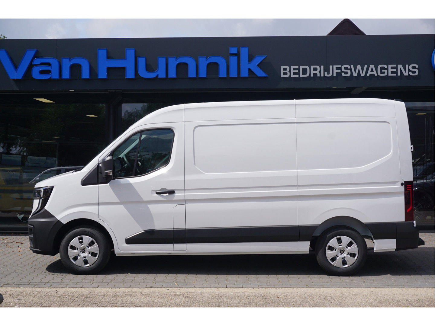 Renault Master E-Tech T35 L2H2 Extra Long range 87 kWh AUT Airco, Navi, Leder, Betimmering, Trekhaak NR. T04*