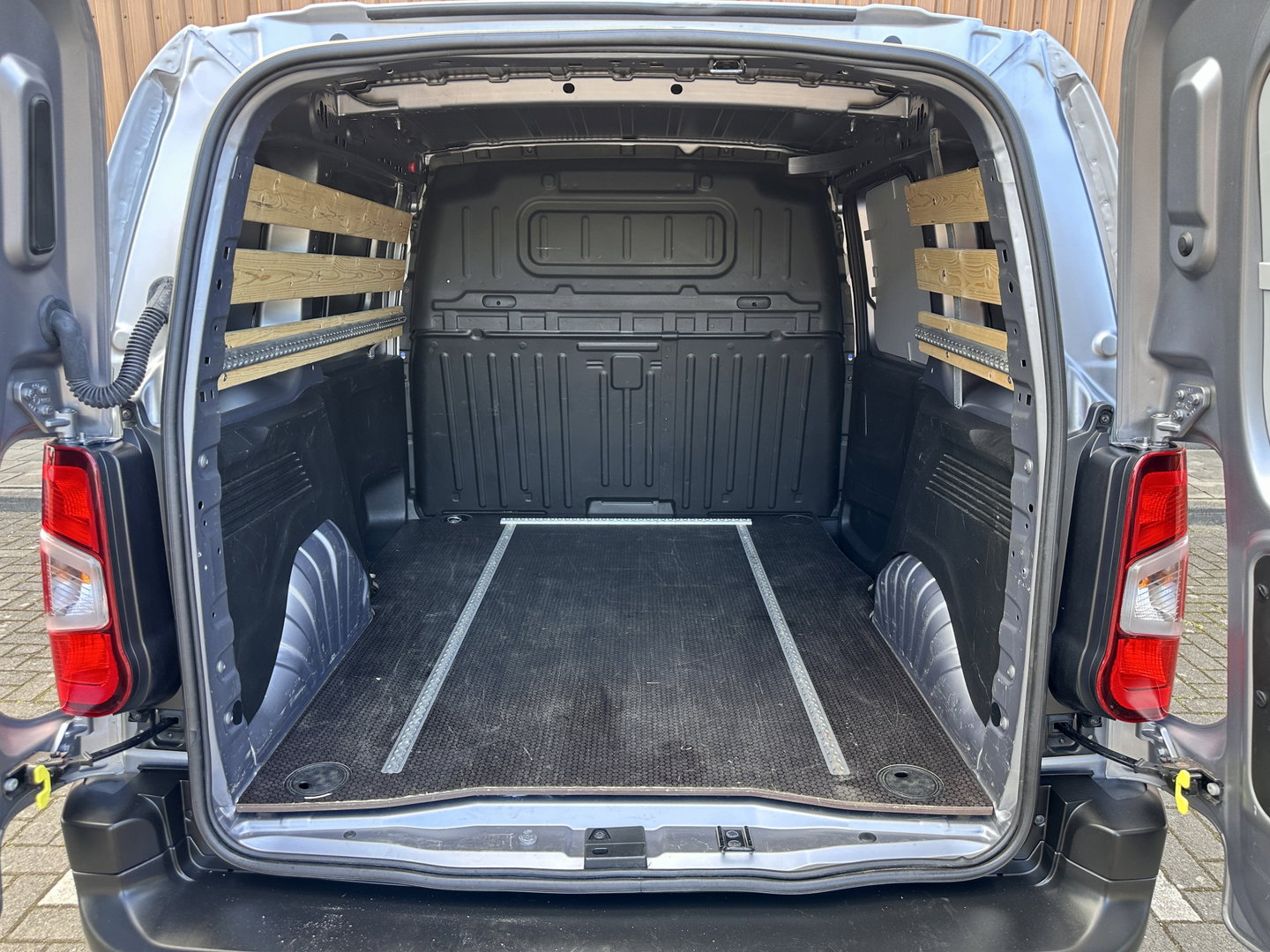 Opel Combo 1.5D L1H1 Standaard | Marge! | Cruise Control | Parkeersensoren | Apple Carplay | Android Auto |