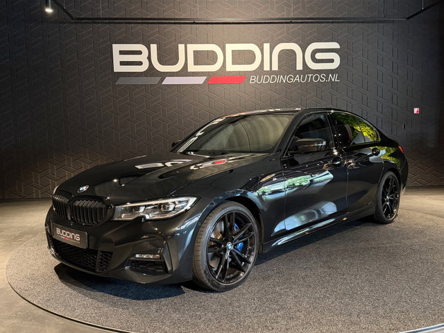 BMW 3 Serie - 320i High Exe | M-sport | Camera | CarPlay
