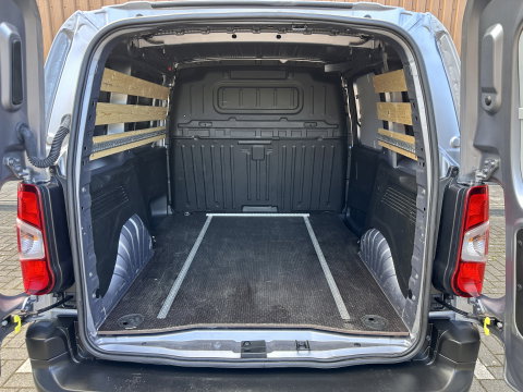 Opel Combo 1.5D L1H1 Standaard | Cruise Control | Parkeersensoren | Apple Carplay | Android Auto |