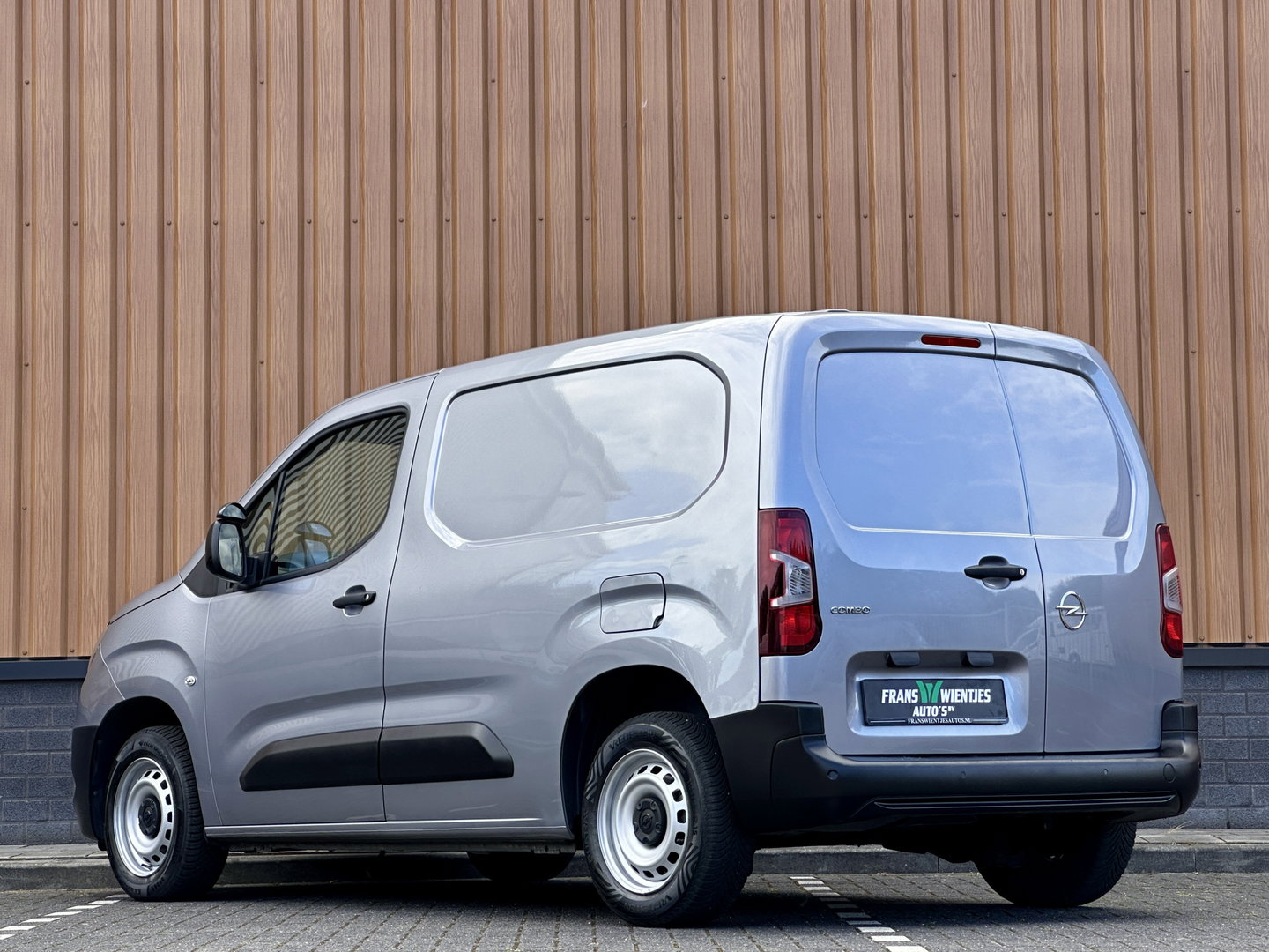Opel Combo 1.5D L1H1 Standaard | Cruise Control | Parkeersensoren | Apple Carplay | Android Auto |