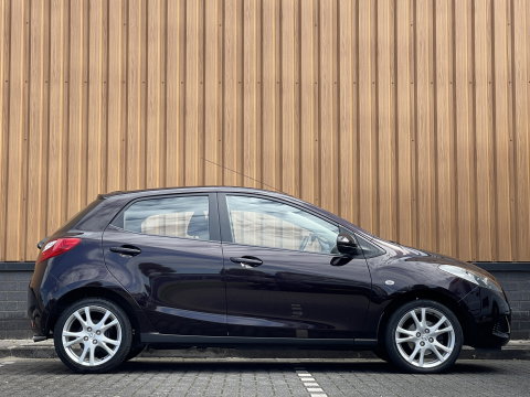 Mazda 2 1.5 GT-L | Airconditioning | Stoelverwarming | Elektrische Ramen | 16'' Lichtmetaal |