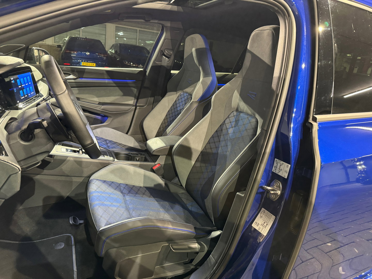 Volkswagen Golf 2.0 TSI R 4M Performance Pano|HuD|H/K|Akrapovic