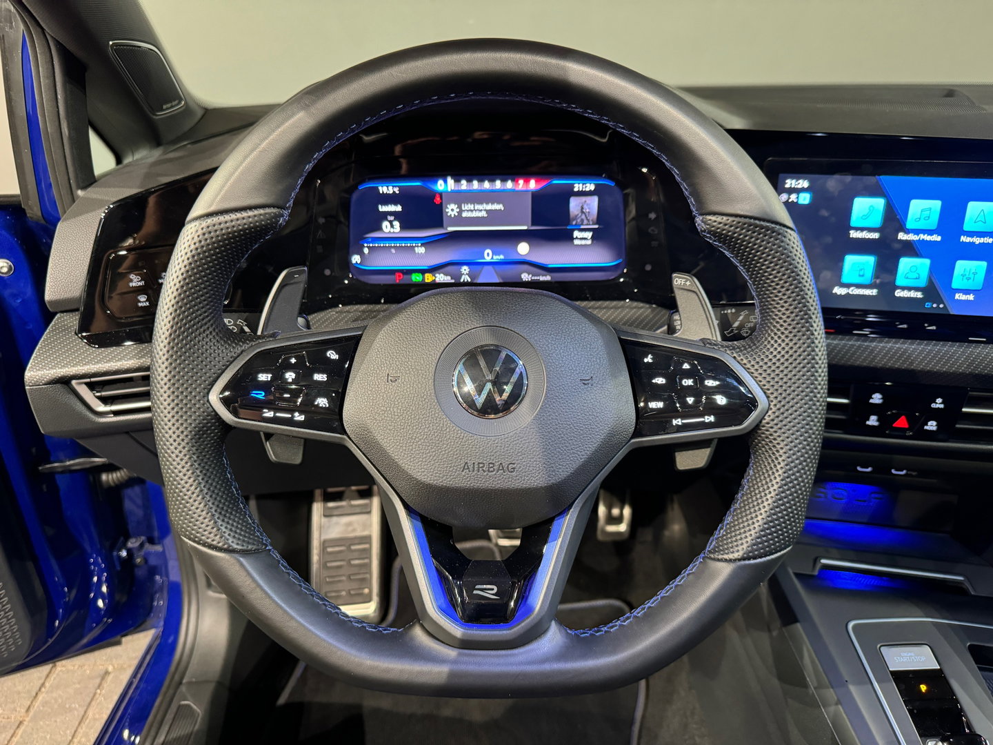 Volkswagen Golf 2.0 TSI R 4M Performance Pano|HuD|H/K|Akrapovic