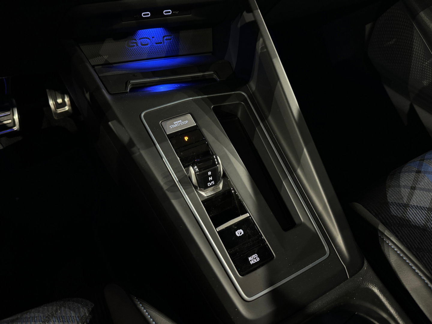 Volkswagen Golf 2.0 TSI R 4M Performance Pano|HuD|H/K|Akrapovic