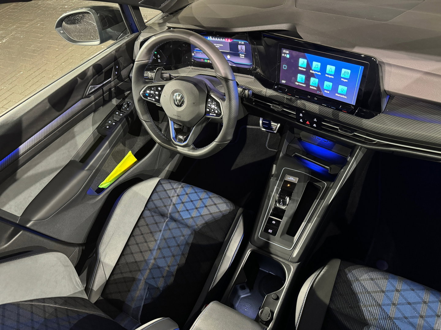 Volkswagen Golf 2.0 TSI R 4M Performance Pano|HuD|H/K|Akrapovic