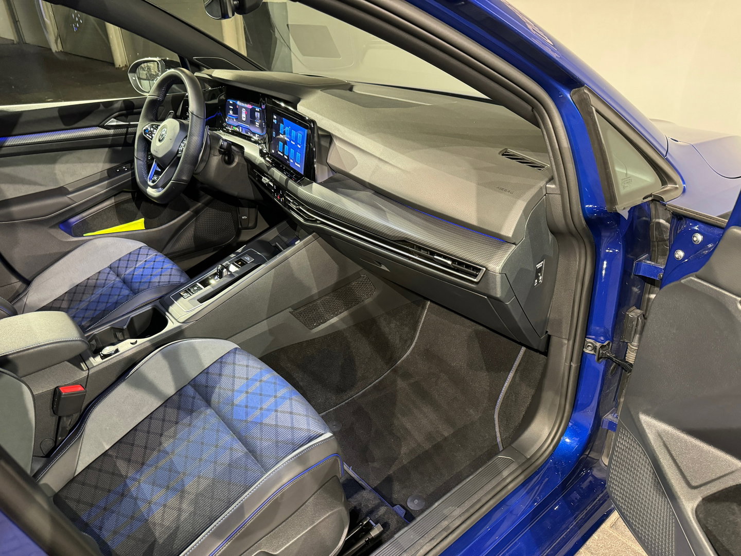 Volkswagen Golf 2.0 TSI R 4M Performance Pano|HuD|H/K|Akrapovic
