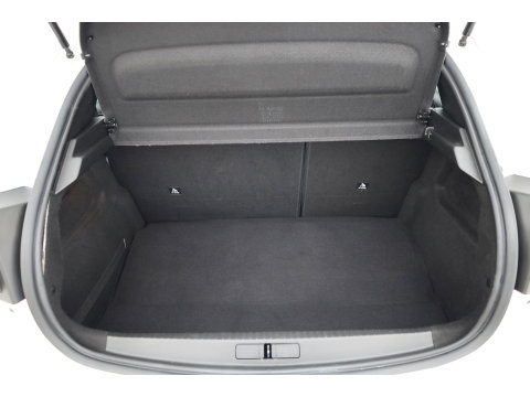 Peugeot 208 1.2 PureTech Allure Pack | Cruise Control | Apple CarPlay & Android Auto | DAB | All Season | PDC + A | Navi