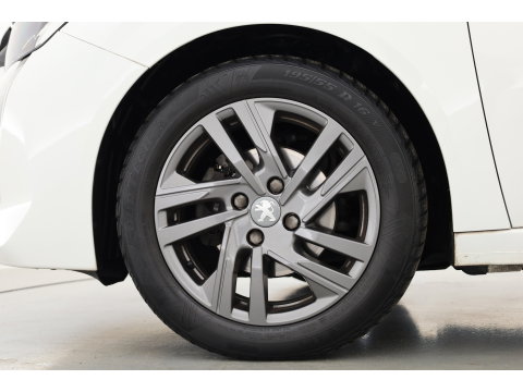 Peugeot 208 1.2 PureTech Allure Pack | Cruise Control | Apple CarPlay & Android Auto | DAB | All Season | PDC + A | Navi